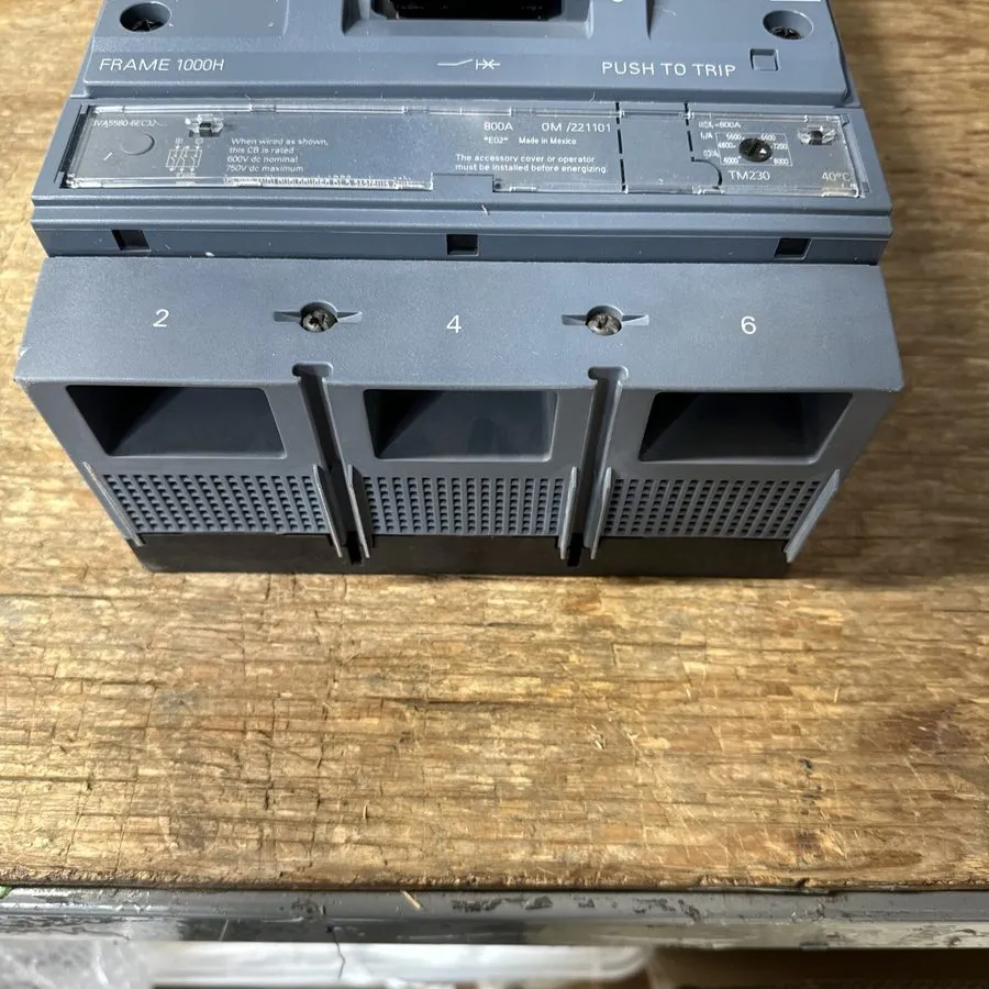 Автоматический выключатель Siemens Breaker 3VA5580-6EC32-0AA0 3 POLE 800 AMP 3VA