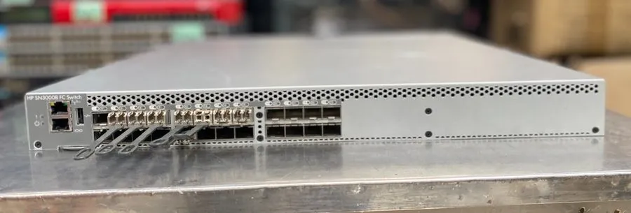 Коммутатор HP SN3000B 16Gb 24 Ports Fibre Channel Switch 8x QK724A SFP+ QW937A
