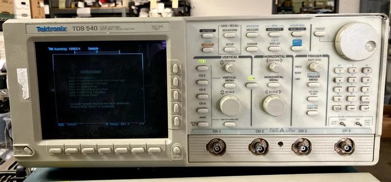 Осциллограф Tektronix TDS540 4 Channel, 500MHz 1GS/s Oscilloscope