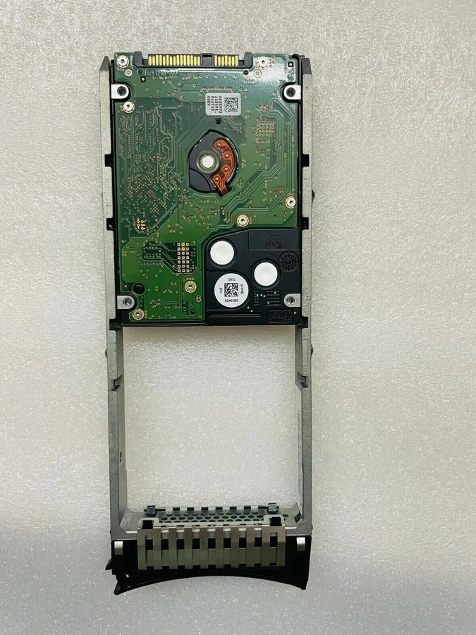 Жёсткий диск IBM 00AK373 00NC647 600GB 15K SAS 2.5" 12GB/S V5000 HDD HARD DRIVE
