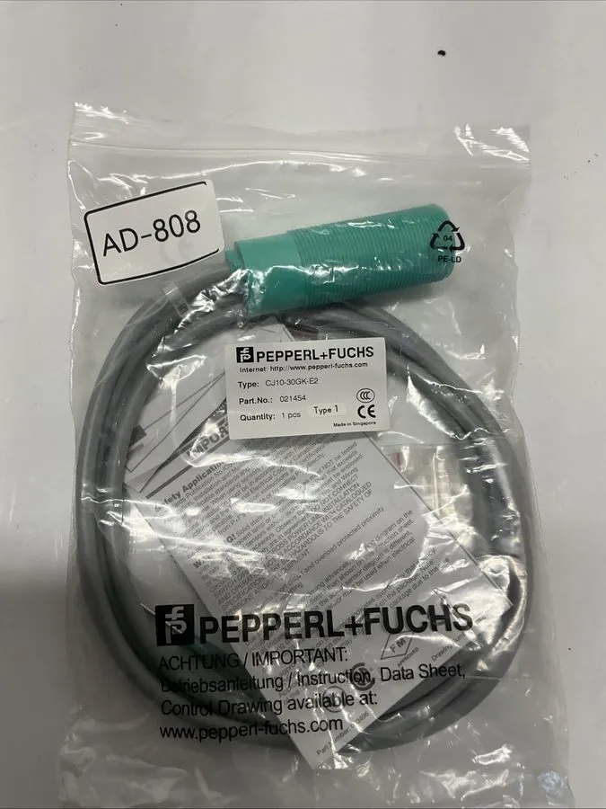 Датчик приближения PEPPERL+FUCHS CJ10-30GK-E2 021454 PROXIMITY SENSOR NSMP — фото лота 2