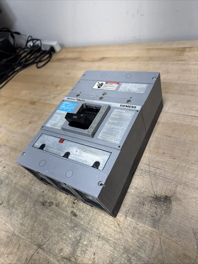 Автоматический выключатель Siemens Sentron LXD63B600 Main Breaker 600A 3-Pole 60