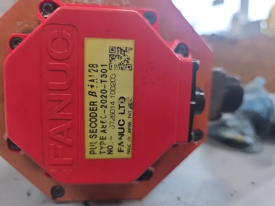 Серводвигатель Fanuc AC Servo Motor βiS 12/3000 A06B-0078-B403 — фото лота 1
