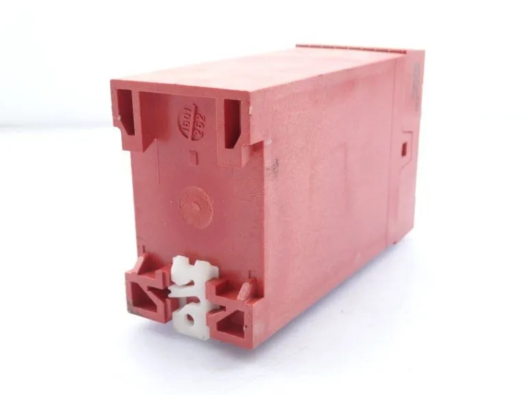 Реле безопасности Allen Bradley MSR15D Safety Relay 440R-M23048 24V AC DC
