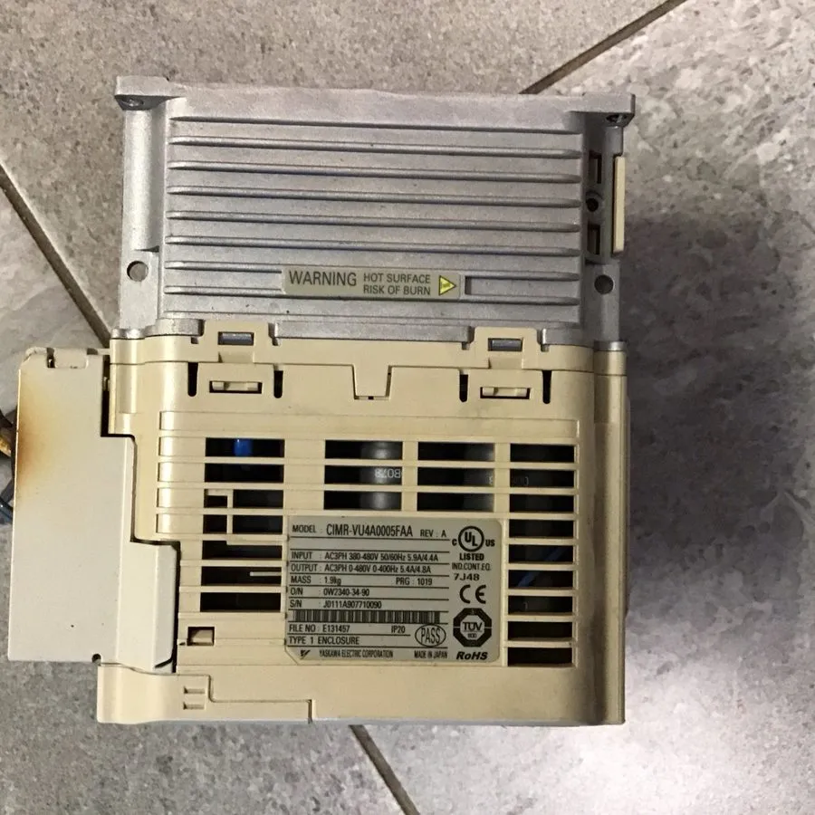 Частотный преобразователь Yaskawa V1000 VFD CIMR-VU4A0004FAA 480VAC 4.1A Inverte