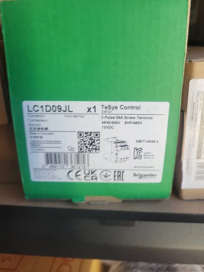 Контактор Schneider LC1D09JL TeSys Deca three-pole contactor 9 A,12V DC