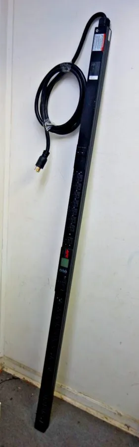 Блок розеток PDU APC AP8932 Switched Rack PDU 2G 0U 30A 100V 24 NEMA 5-20R outle