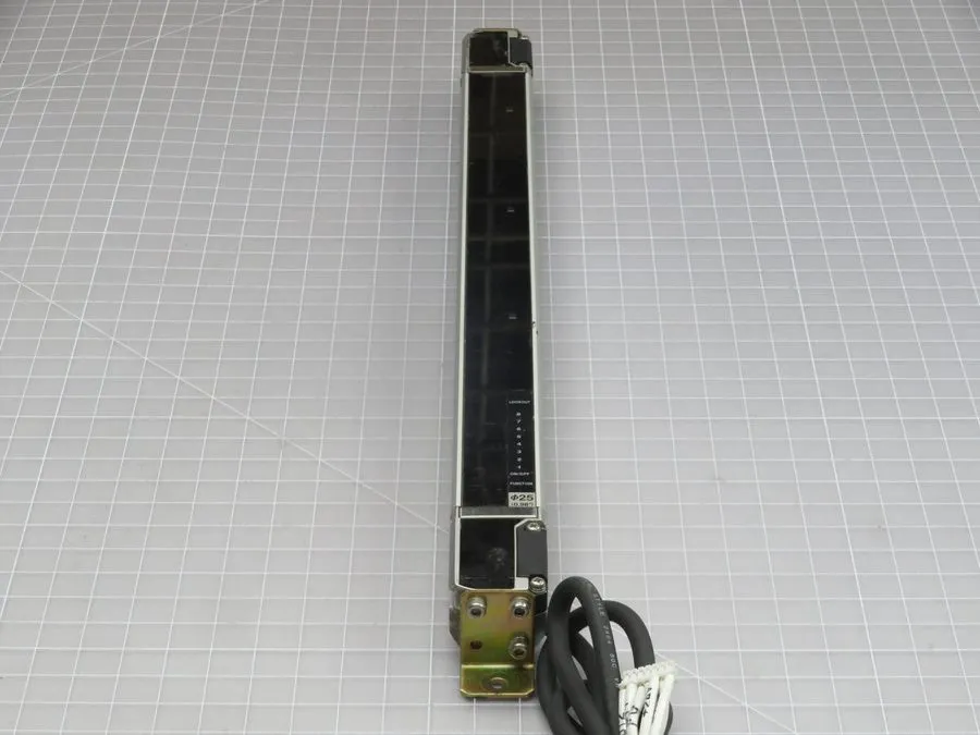 Световая завеса Keyence SL-C20H-R Safety Light Curtain 24VDC 73mA Class 2