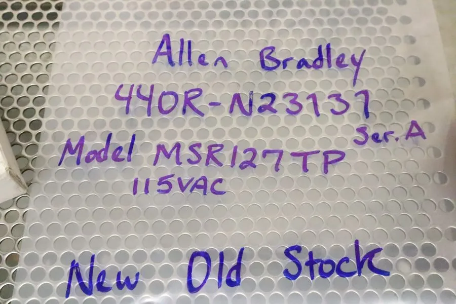 Реле безопасности Allen Bradley 440R-N23131 GuardMaster MSR127TP Safety Relay