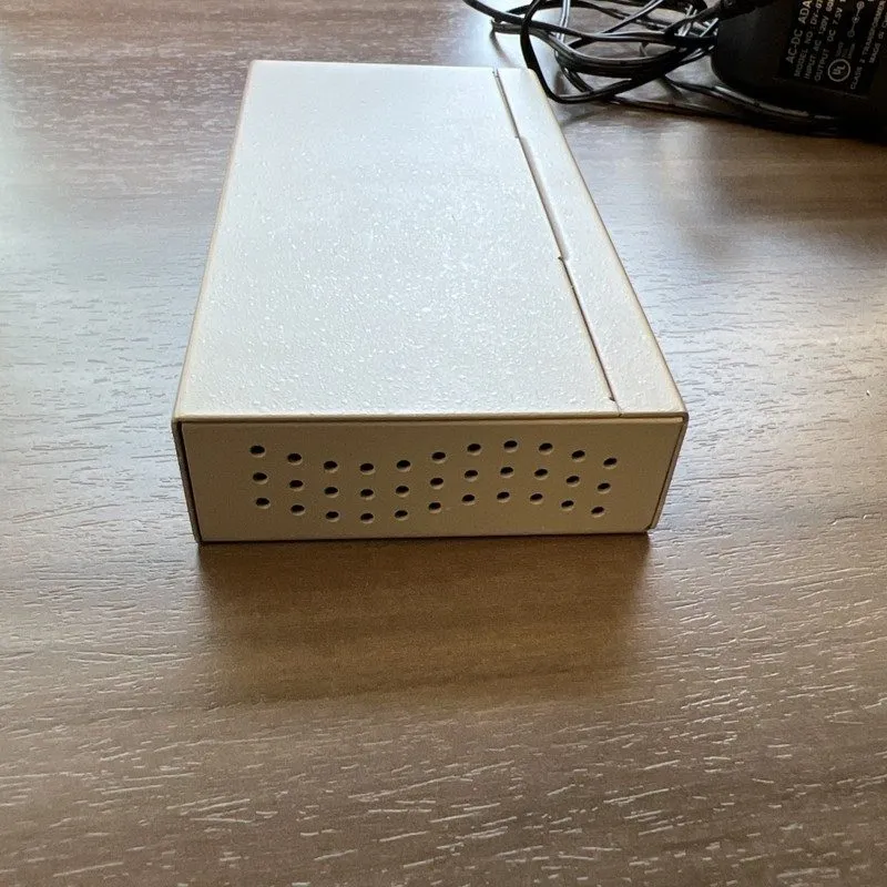 Коммутатор Allied Telesis AT-FS708LE-10 8 Port Ethernet Switch — фото лота 4