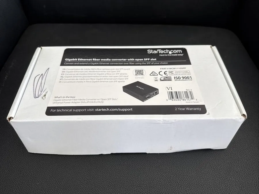 Медиаконвертер StarTech MCM1110SFP Gigabit Ethernet Fiber Media Converter w/ Ope