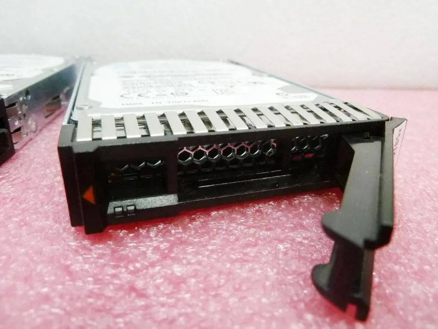 Сервер IBM 1.2TB 10K RPM 6Gbps 2.5" SAS Server HDD 0B31803 HUC101812CSS200