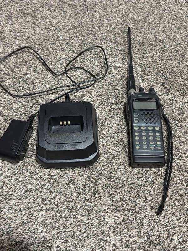 Радиостанция Icom IC-W32A Vintage Ham Radio Handheld FM Transceiver