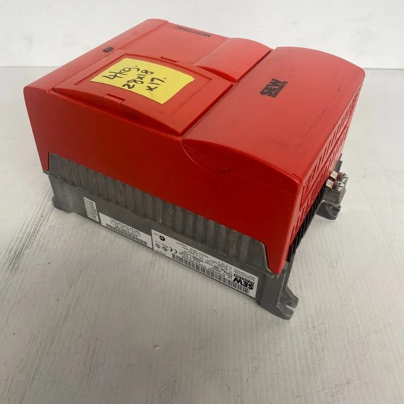 Частотный преобразователь SEW Movitrac 31C015-503-4-00 Drive Inverter 2.8kW