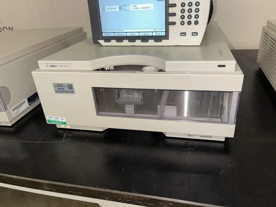 Хроматограф HP/Agilent 1100 HPLC System Pump Autosampler G1314A VWD Detector #18
