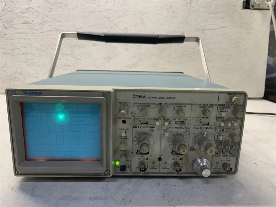 Осциллограф Tektronix 2235A 100 MHz Oscilloscope 2 CH Probes