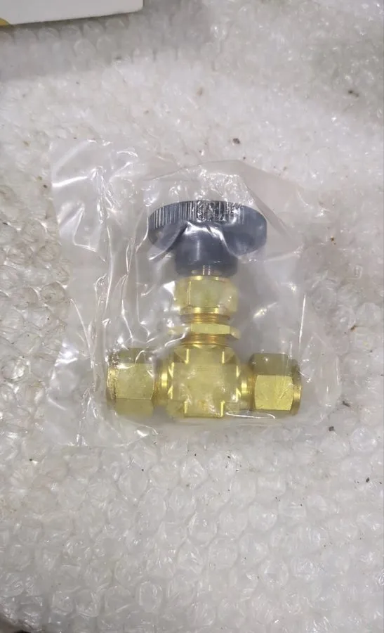 Клапан Swagelok B-1VS8 Needle Valve 1/2" Tube OD 316 Brass