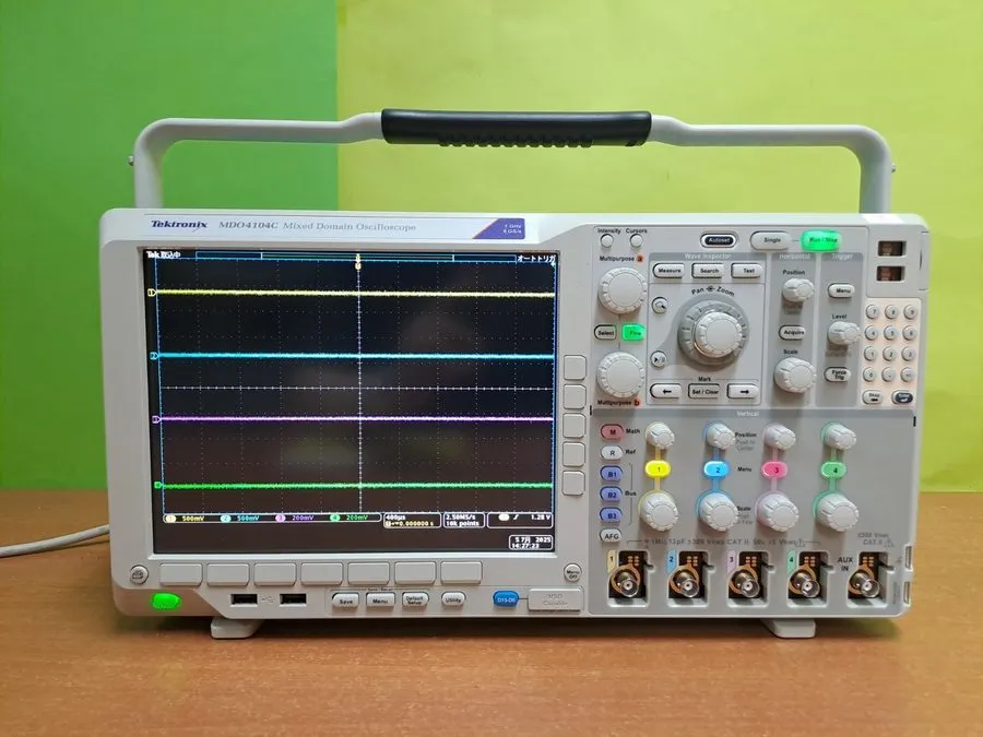 Осциллограф Tektronix MDO4104C 1GHz, 4Ch. 5GS/s Mixed Domain Oscilloscope