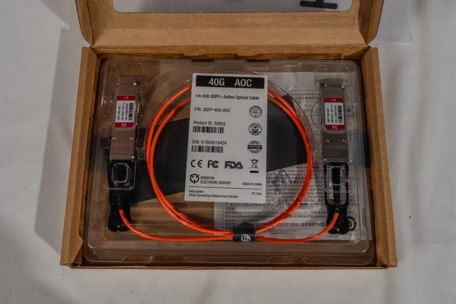 Кабель FS 1m 40G QSFP+ Active Optical Cable QSFP-40G-AOC