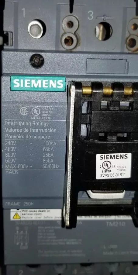 Автоматический выключатель Siemens 3VA5220-6ED31-0AA0 200A 600V Circuit breaker