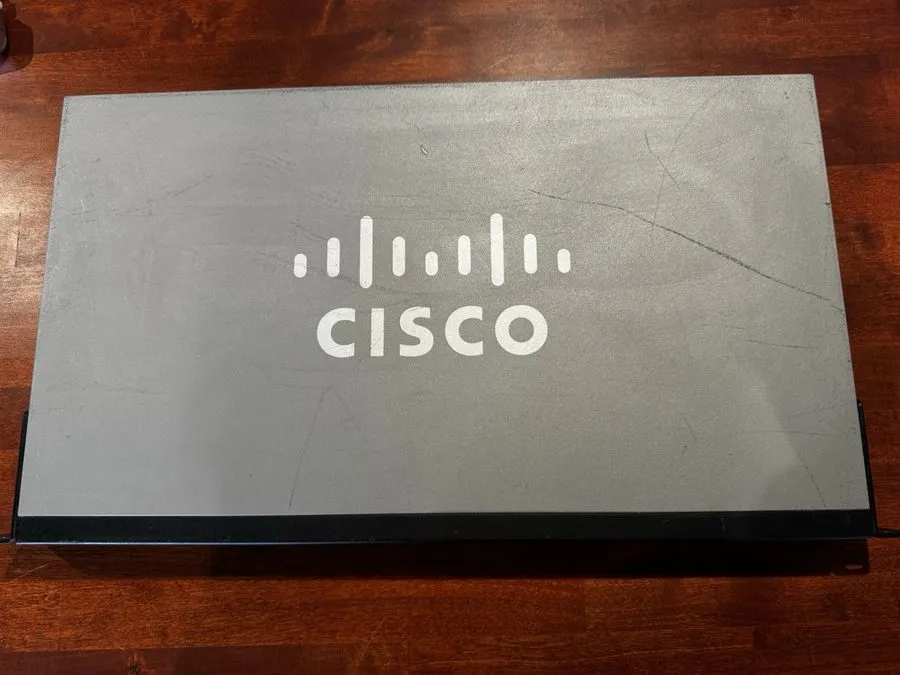Коммутатор Cisco SG300-28PP 28-Port Gigabit PoE Managed Network Switch