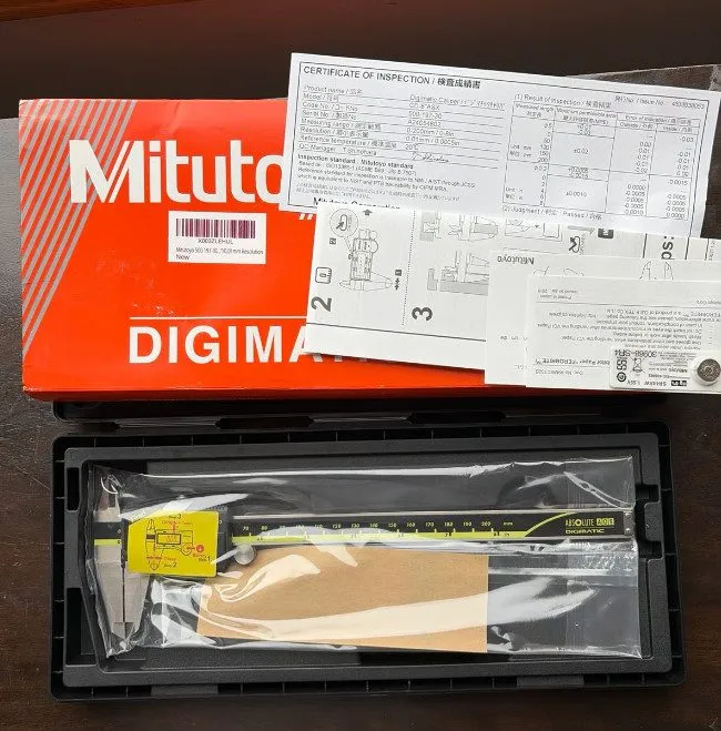 Штангенциркуль 500-197-30 Mitutoyo 200mm/0-8" Absolute Digital Digimatic Vernier
