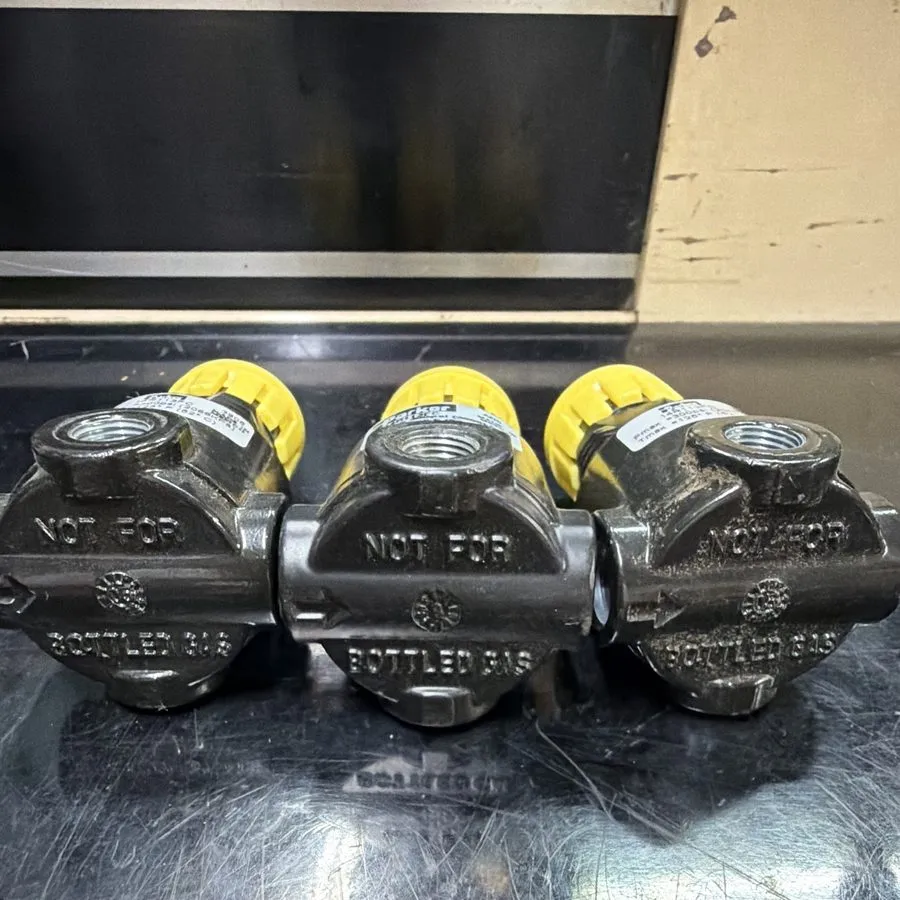 Регулятор давления PARKER 14R113FC AIR PRESSURE REGULATOR 300 PSI W/ WIKA 0-60 P