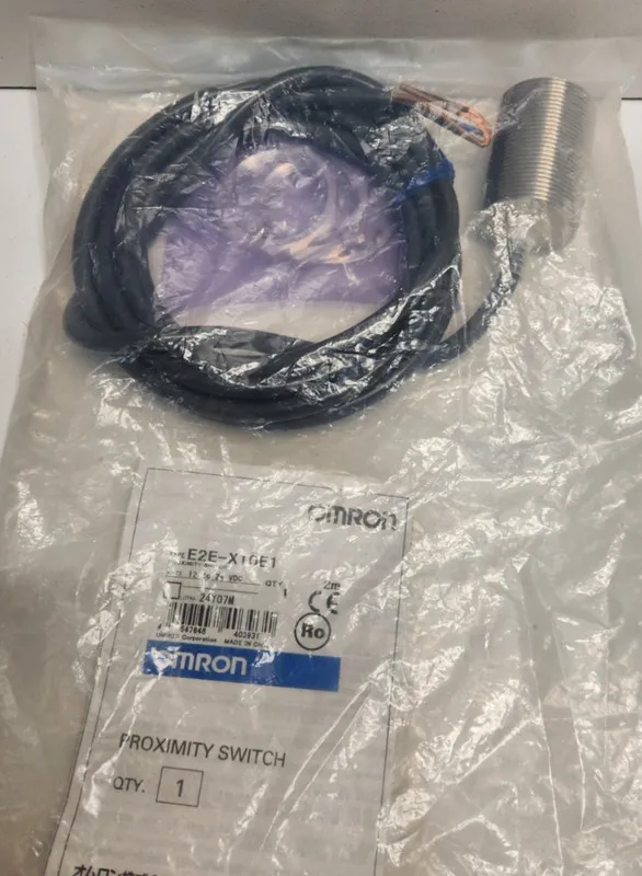 Датчик приближения Omron E2E-X10E1 23X0 12-24VDC Proximity Sensor