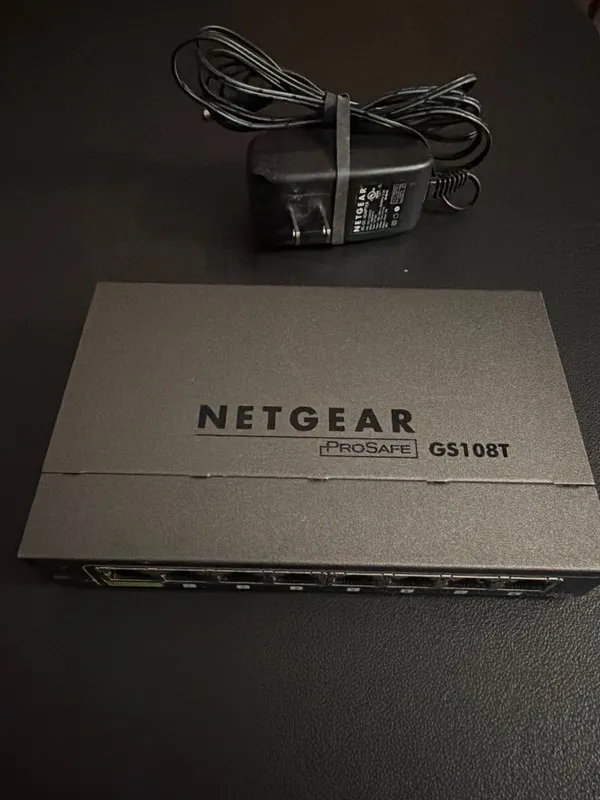 Коммутатор NETGEAR GS108TV2 8-Port Gigabit Ethernet Smart Switch with 1 PD Port 