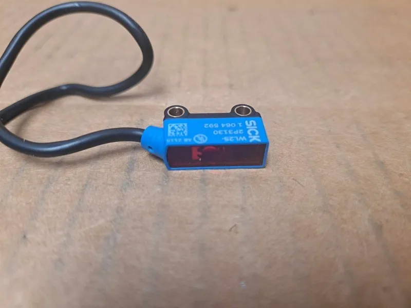 Фотоэлектрический датчик Sick Photoelectric Sensor 1 064 592 Part No. WL2S-2P313
