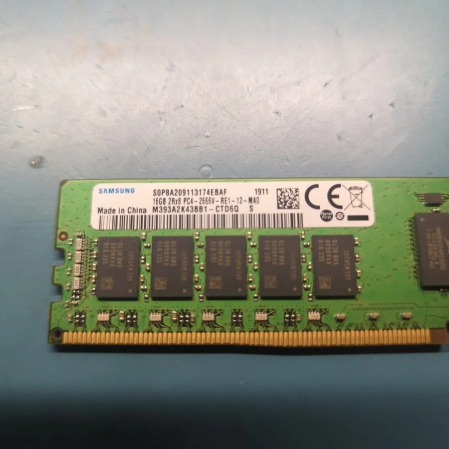 Модуль памяти Samsung 16GB DDR4-2666V 2Rx8 RDIMM Server RAM M393A2K43BB1-CTD6Q
