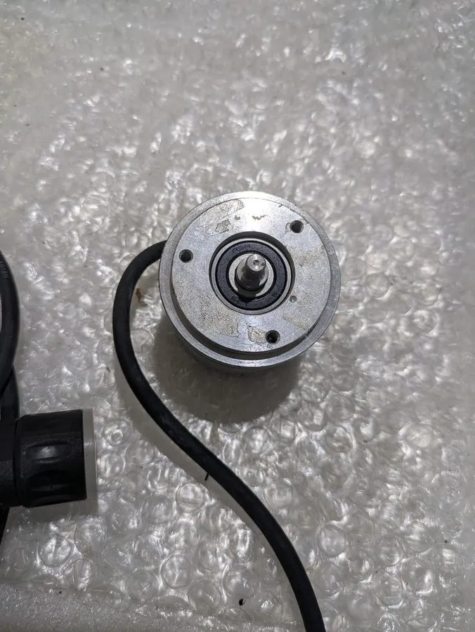Энкодер GUARANTEED! HEIDENHAIN 5V ROTARY ENCODER ROD 426 1000 02S12-03