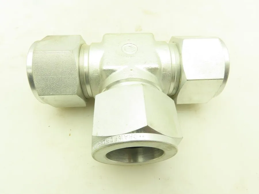 Фитинг Swagelok S-2400-3 Union Tee Steel Compression Fitting 1-1/2" Tube