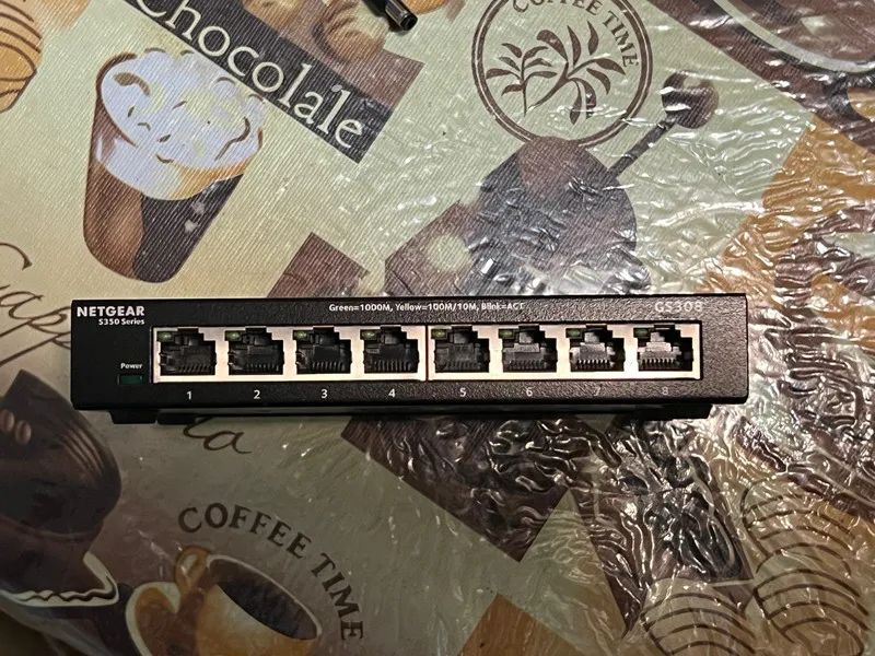 Коммутатор NETGEAR GS308v3 Black 8-Port Gigabit Ethernet Unmanaged Switch