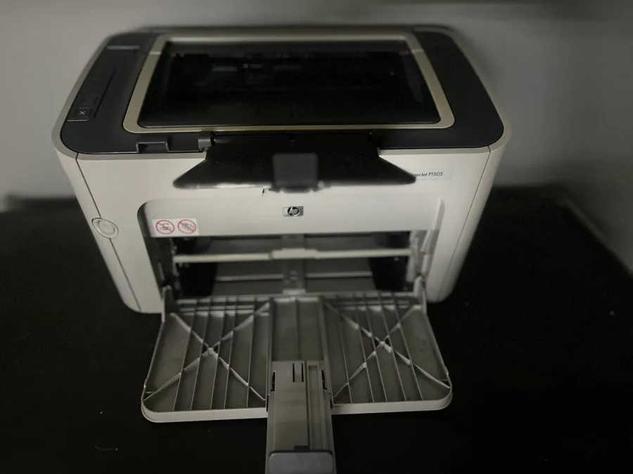 Лазерный принтер HP LaserJet P1505 Workgroup Laser Printer-comes With Plug And U