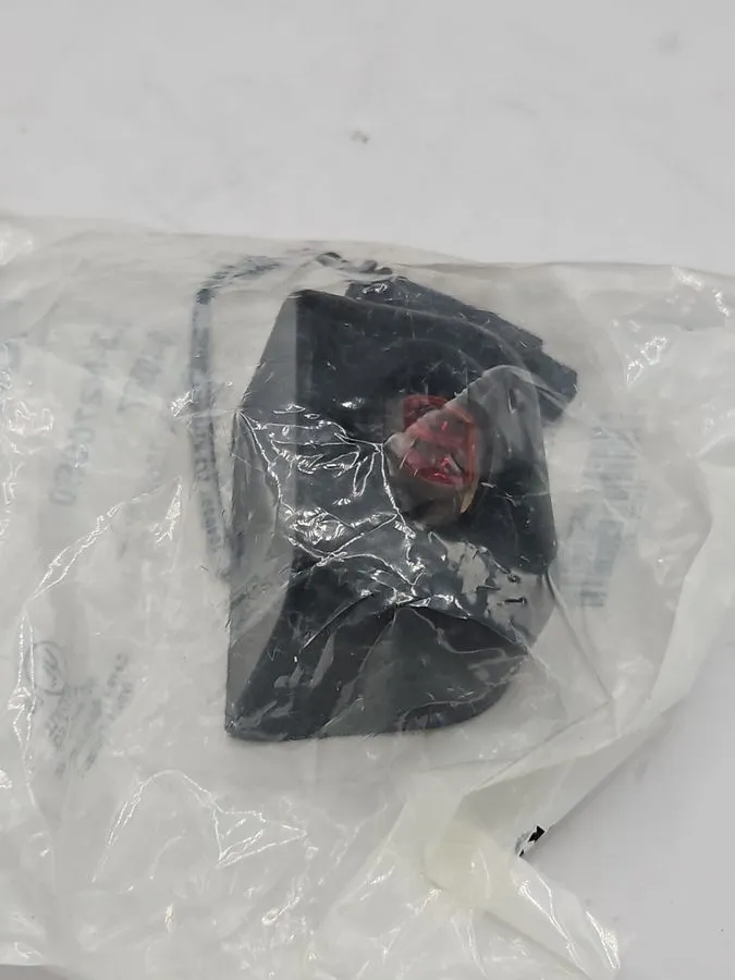 Фотоэлектрический датчик SICK ZL3-N2700S01 10-30VDC Photoelectric Sensor — фото лота 1