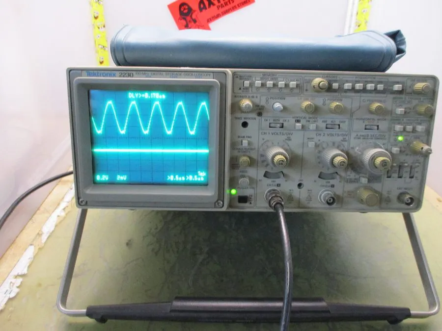 Осциллограф Tektronix 2230 100mhz Digital Storage Oscilloscope (YTH44)