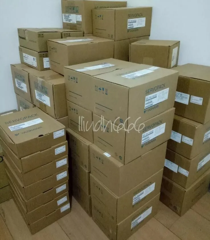 Серводвигатель YASKAWA Servo Motor SGMGV-05DDW-YG13