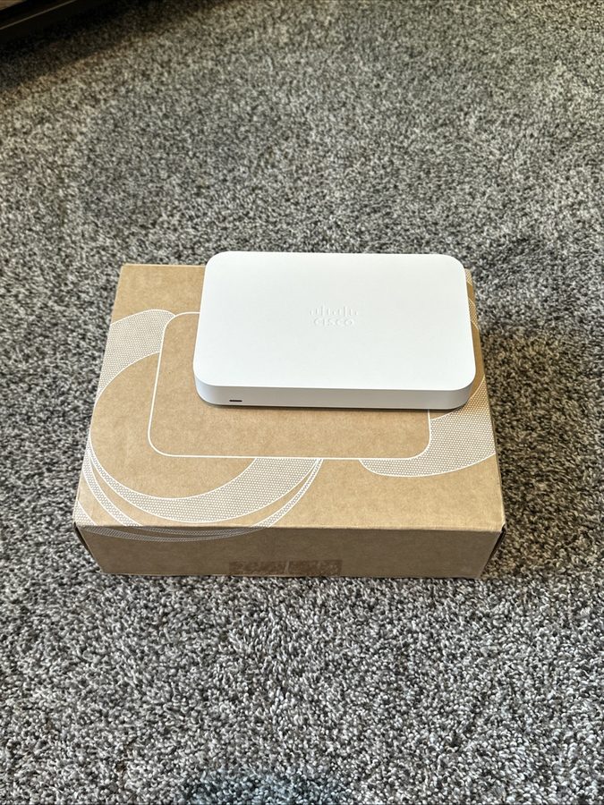 Маршрутизатор Cisco Meraki Go GX20-HW-US 5-Port Security Gateway Router Cloud Ma