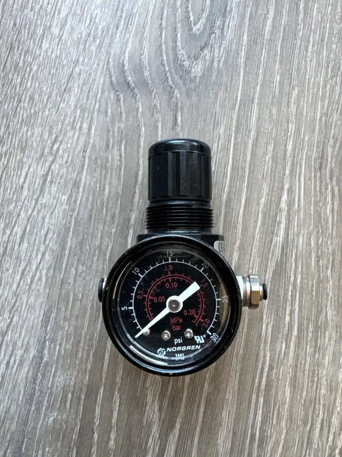 Регулятор давления Norgren R07-200-RNKA Compressed Air Pressure Regulator 1/4" N