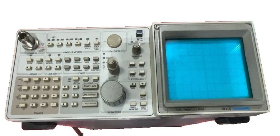 Анализатор спектра Tektronix 2712 Spectrum Analyzer 9khz to 1.8Ghz NR parts or r