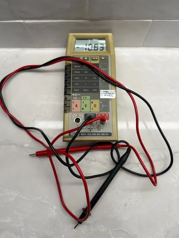 Мультиметр FLUKE 8060A TRUE RMS MULTIMETER W/ LEADS . 3