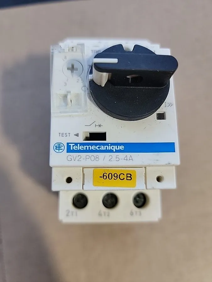 Автоматический выключатель Schneider GV2P08 Motor Circuit Breaker 2.5-4A 600V