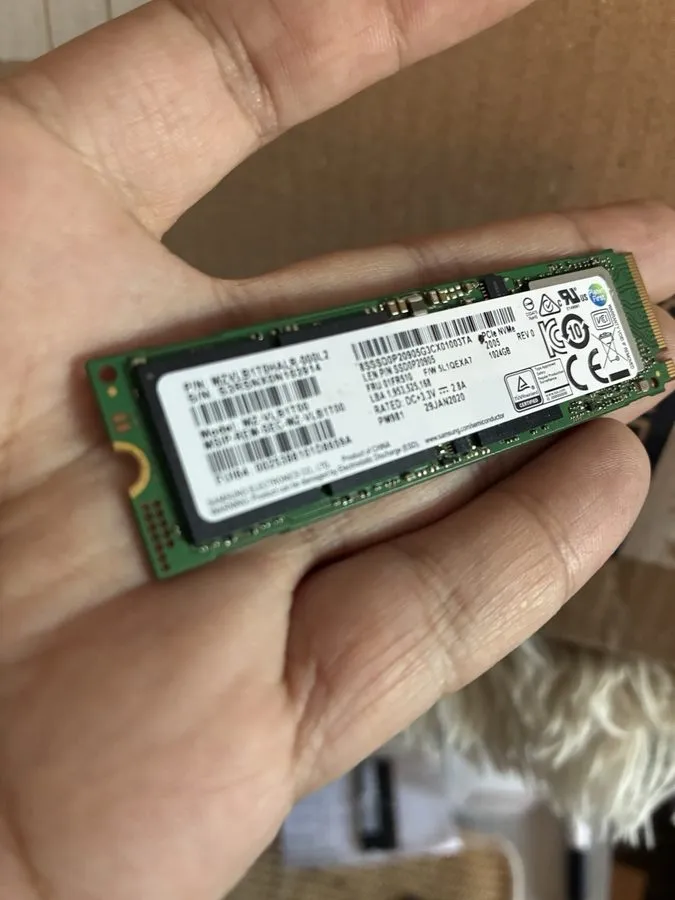 SSD-накопитель SAMSUNG PM981 1TB M.2 NVMe PCIe 3.0 x4 SSD MZ-VLB1T00 HP L01432-5