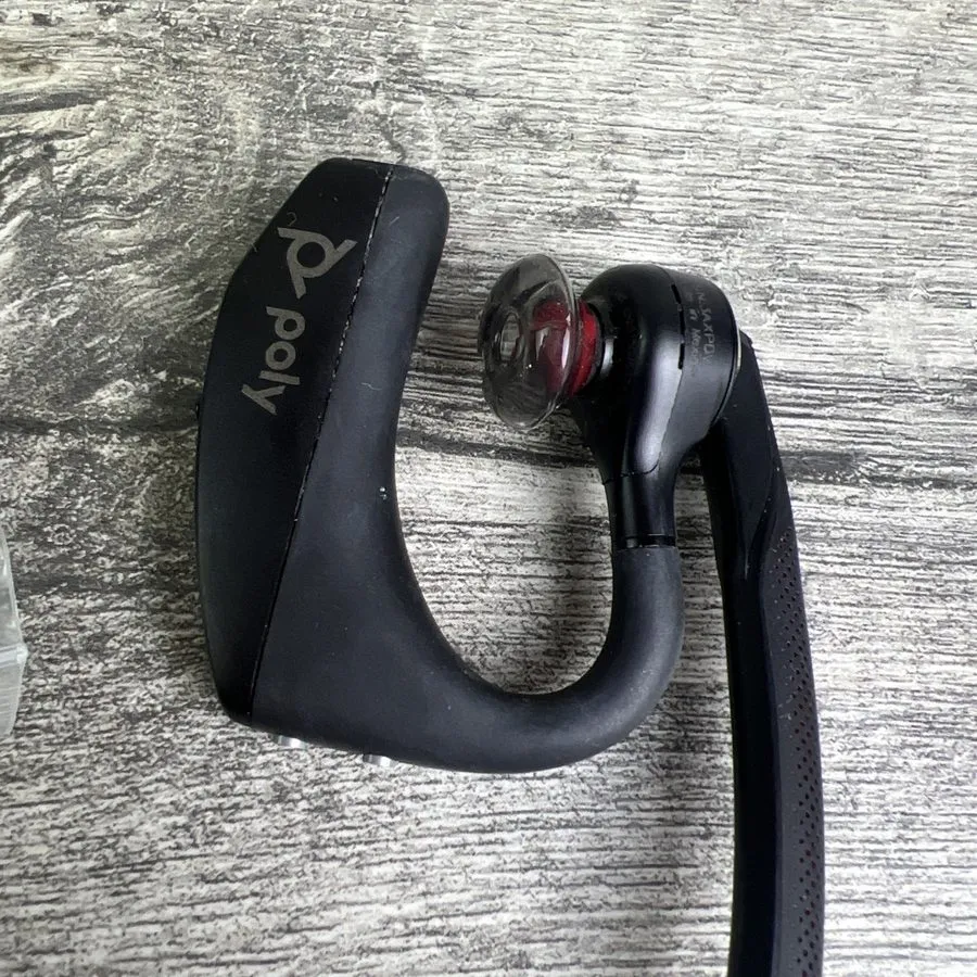 VoIP-шлюз Plantronics 206110-101 Voyager 5200 UC Black Mono Bluetooth Headset Sy