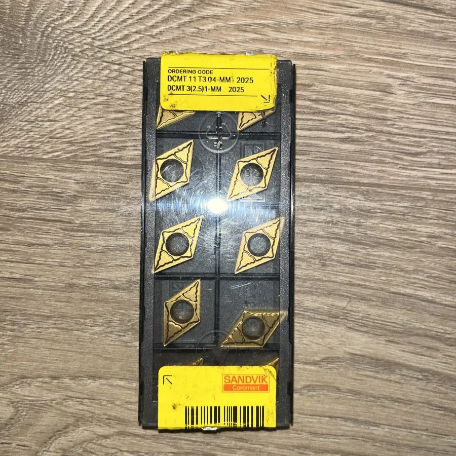 Режущий инструмент Sandvik DCMT 11 T3 04-MM 2025 CoroTurn 107 Insert для Turning — фото лота 2