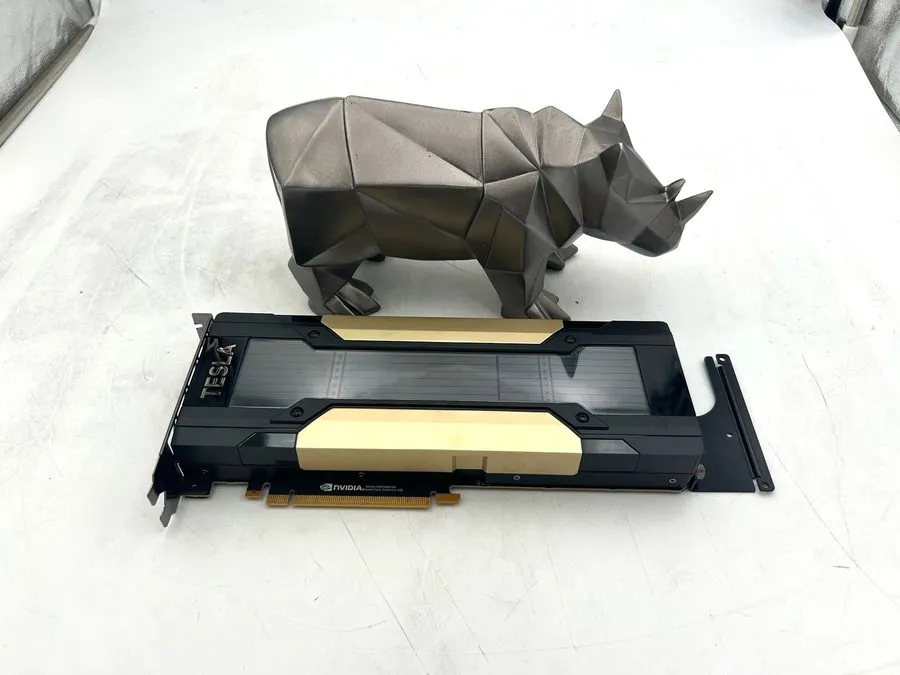 GPU-ускоритель NVIDIA Tesla V100 16GB HBM2 GPU Accelerator (2x 8-pin) 699-2G500-
