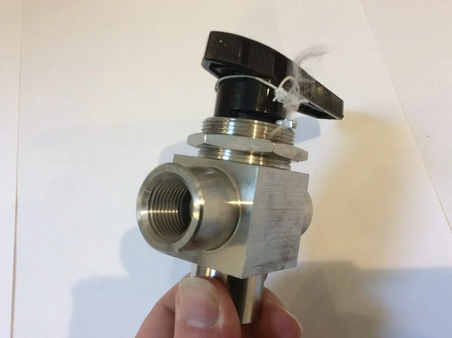 Клапан Whitey Swagelok SS-45XF8 Ball Valve W/Quick Disconnect