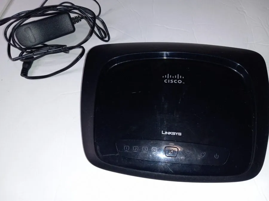 Маршрутизатор Cisco Linksys WRT110 RangePlus Wireless G 4-Port 2.4GHz Router