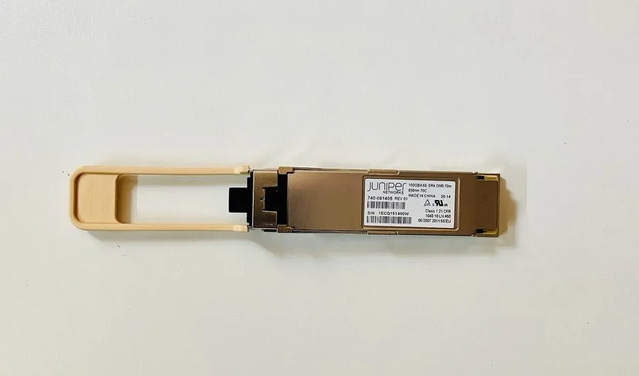 Трансивер Juniper JNP-QSFP-100G-SR4